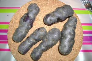Blauer Kongo (Kartoffeln, ungeschält)